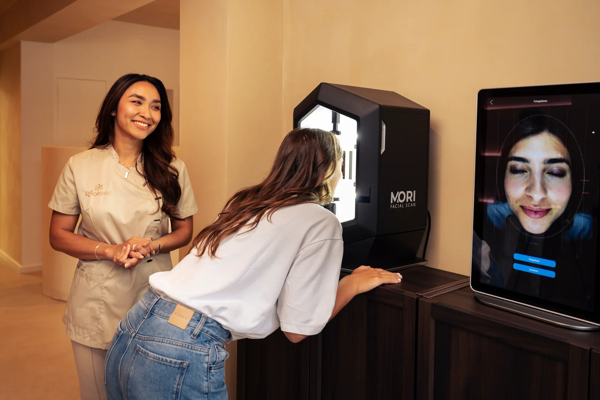 Gratis huidanalyse bij Gloow met geavanceerd huidanalyseapparaat